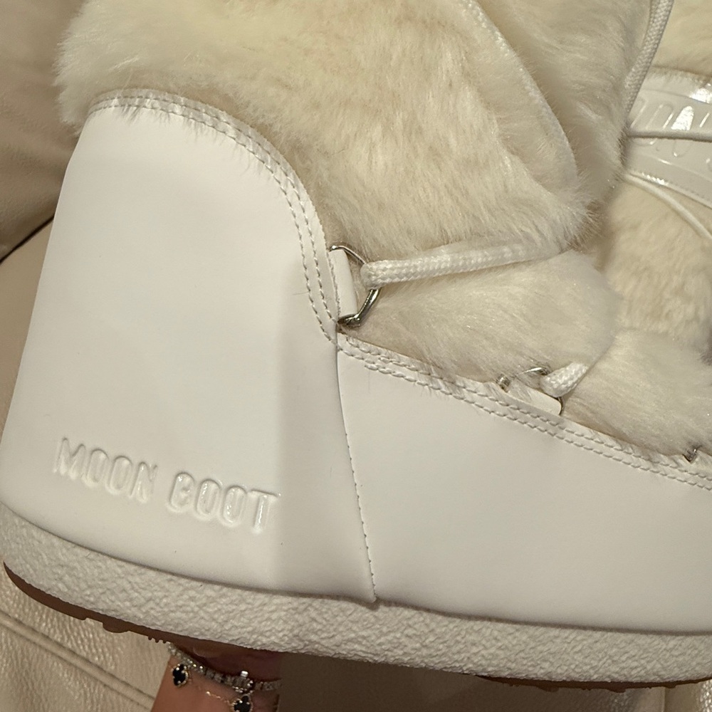 Moon Boot Icon Faux Fur Boot Size 35/38 Authentic - Picture 6 of 6